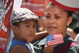 Las deportaciones siguen diezmando a la población indocumentada de EEUU. En 2013 fueron xpulsados 368,644 inmigrantes sin papeles y de ellos el 40% no tenia antecedentes criminales.