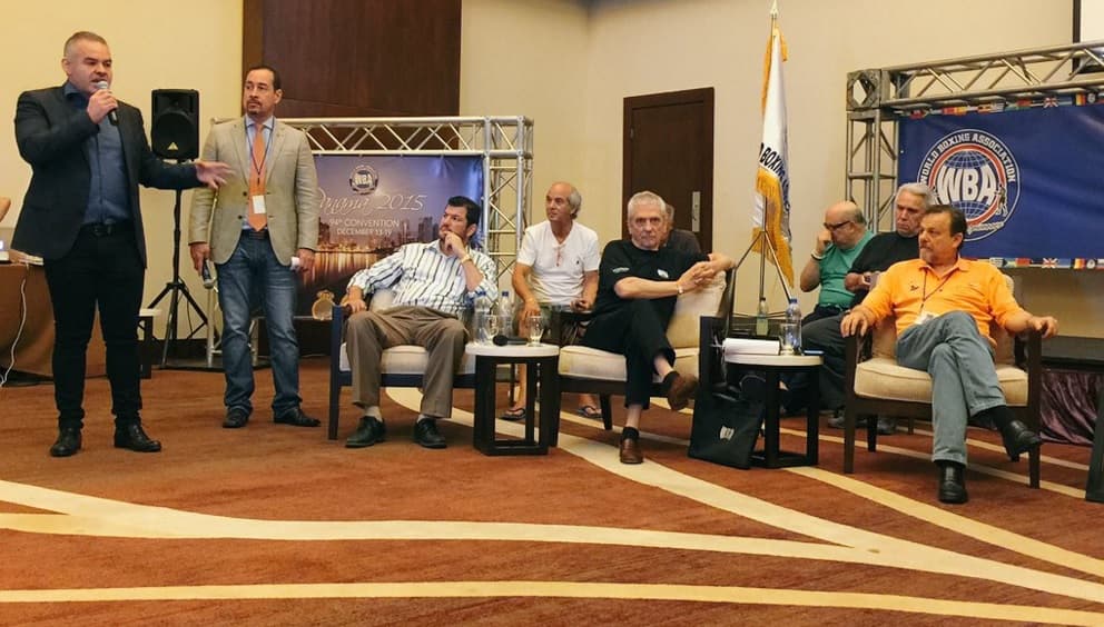 Polémica en la convención de la AMB por títulos interinos y supercampeones