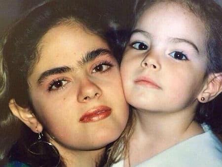 En esta foto, la modelo y actriz tenía cuatro años. Era una niña muy bonita de mirada dulce.