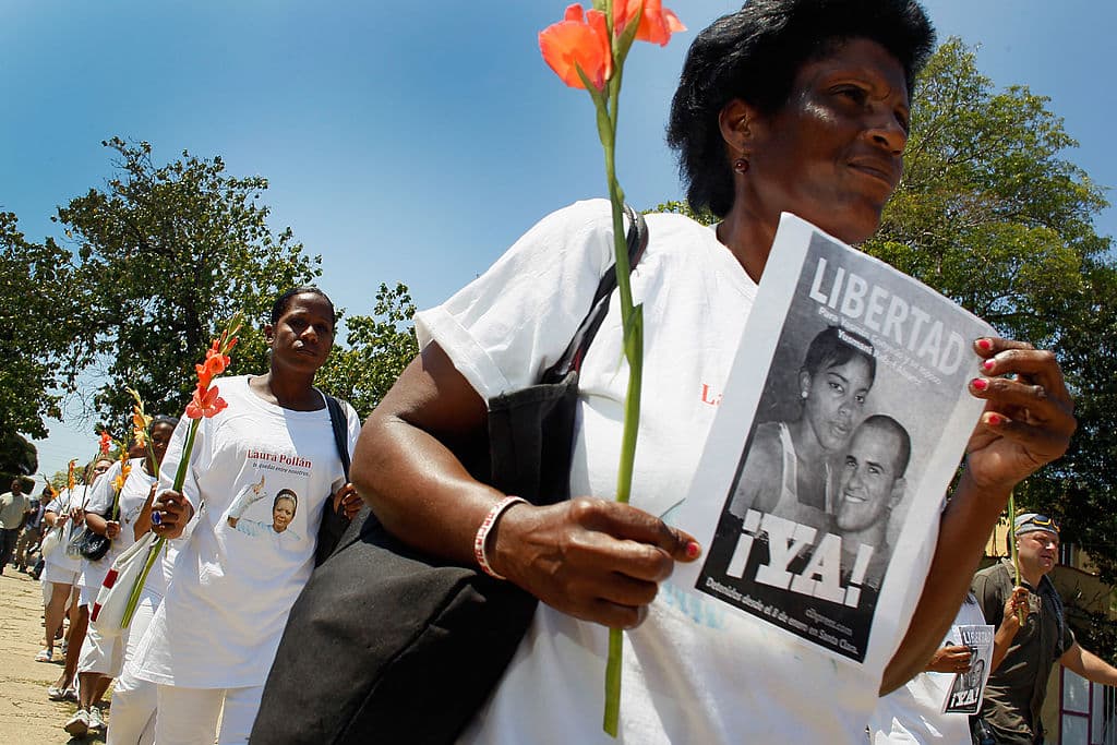 Las Damas de Blanco en una marcha antes de la visita del Papa Benedicto el 25 de marzo de 2012.