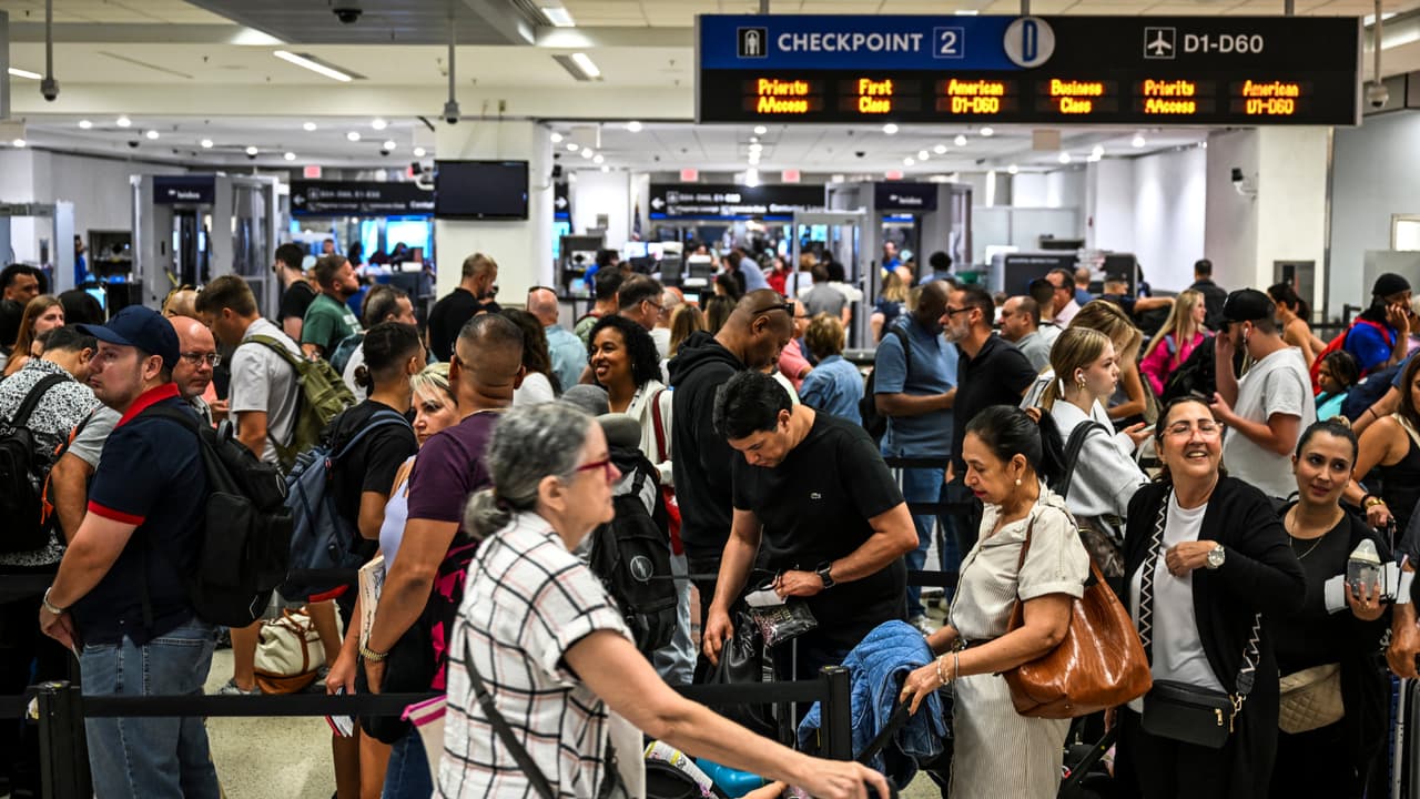 Aeropuerto de Miami se prepara para recibir millones de viajeros en estas vacaciones