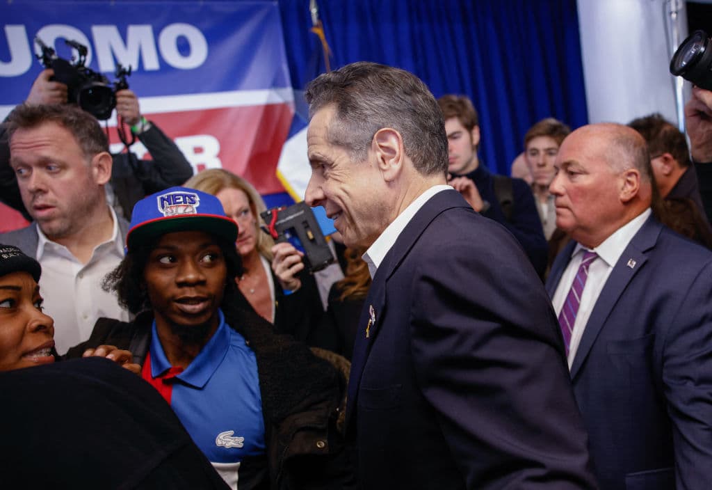 El demócrata de 67 años ingresa a una contienda que incluye al actual alcalde Eric Adams, quien enfrenta una acusación federal por corrupción, y varios otros candidatos de menor reconocimiento público.