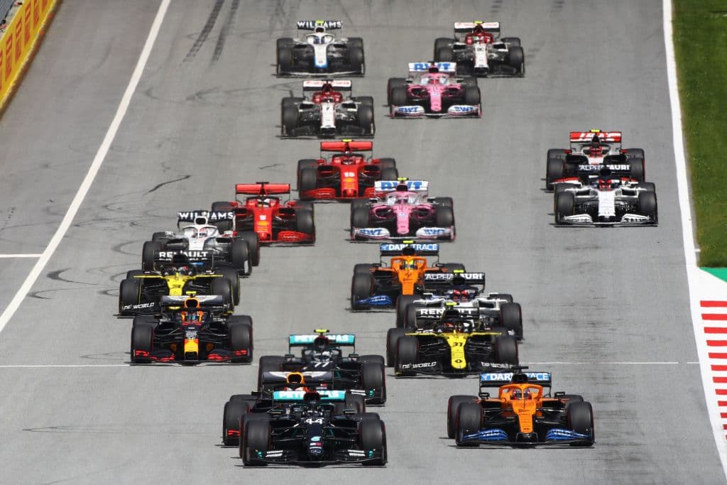 Así quedaron los primeros diez: Hamilton, Bottas, Verstappen, Albon, Norris, Pérez, Stroll, Ricciardo, Sainz y Kvyat. La siguiente fecha se correrá el Gran Premio de Hungría.