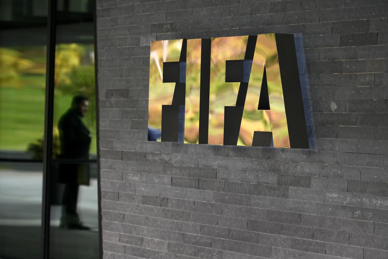 La FIFA propone aplazar clasificatorios a Catar 2022 en Asia.
<br>