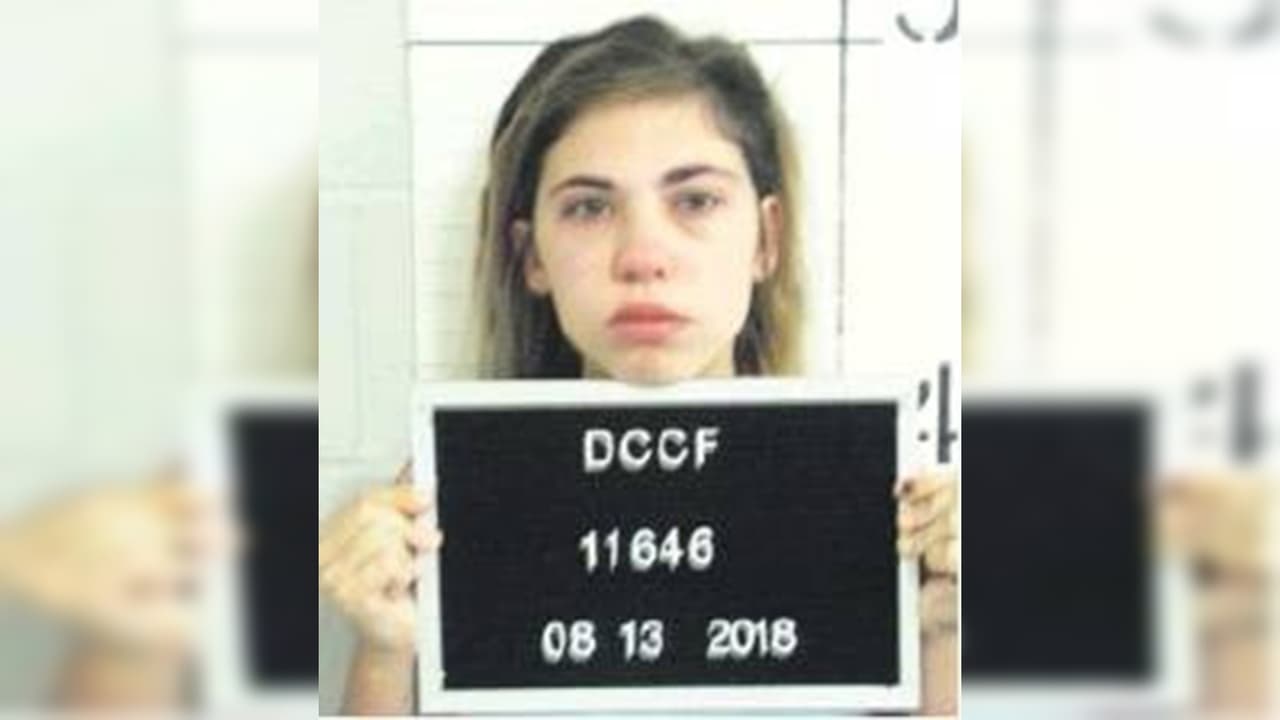 Una mujer es condenada a 20 años de prisión por dejar a su bebé en un auto para ir de fiesta