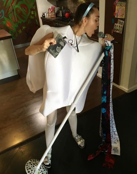 Locochona y creativa, la nueva imagen de Miley la ha hecho muy popular en las redes, pero la ha alejado de muchas personas, que no encajan con su estilo.