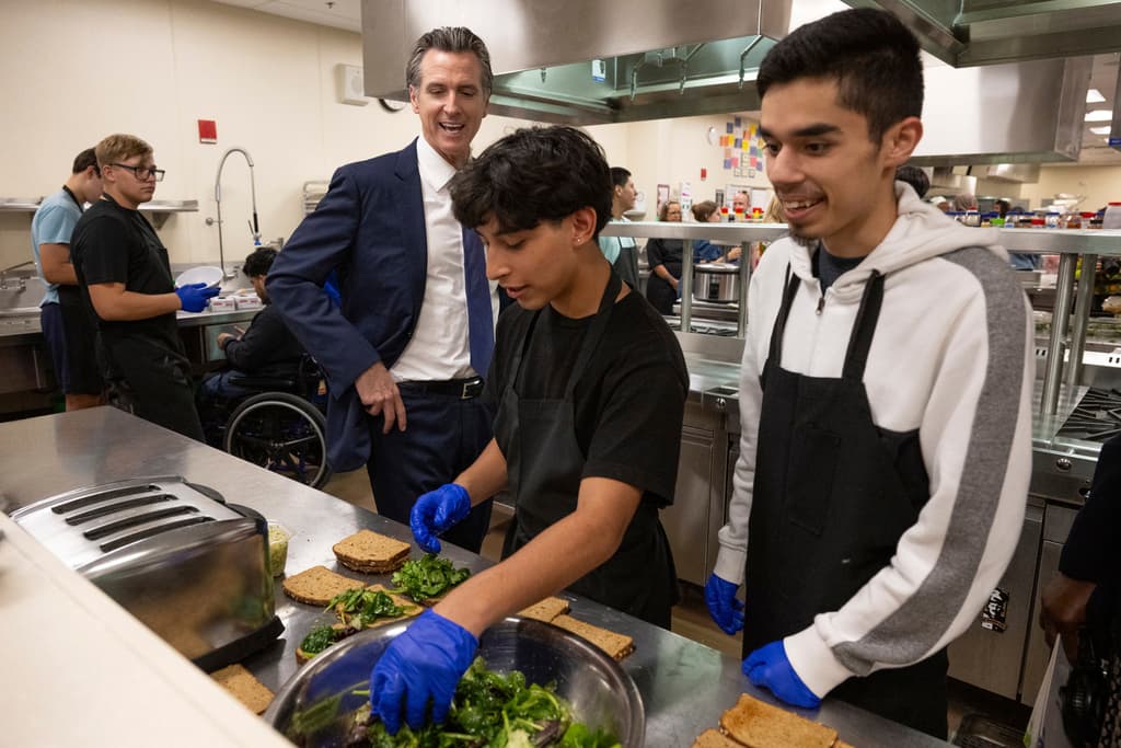 Newsom declara que los latinos son el grupo étnico más grande de California