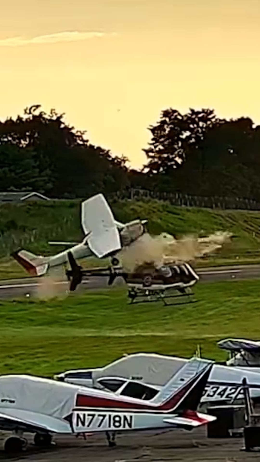 Una avioneta impacta contra un helicóptero de la policía