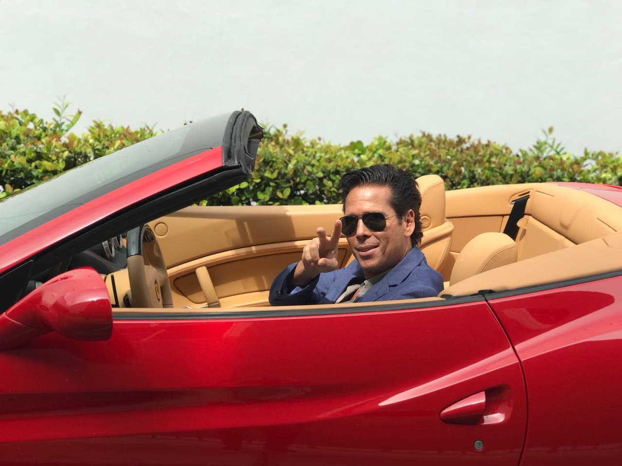 Después de una charla tan amena, Palazuelos se subió a su 'cochecito' no sin antes despedirse de sus seguidores.