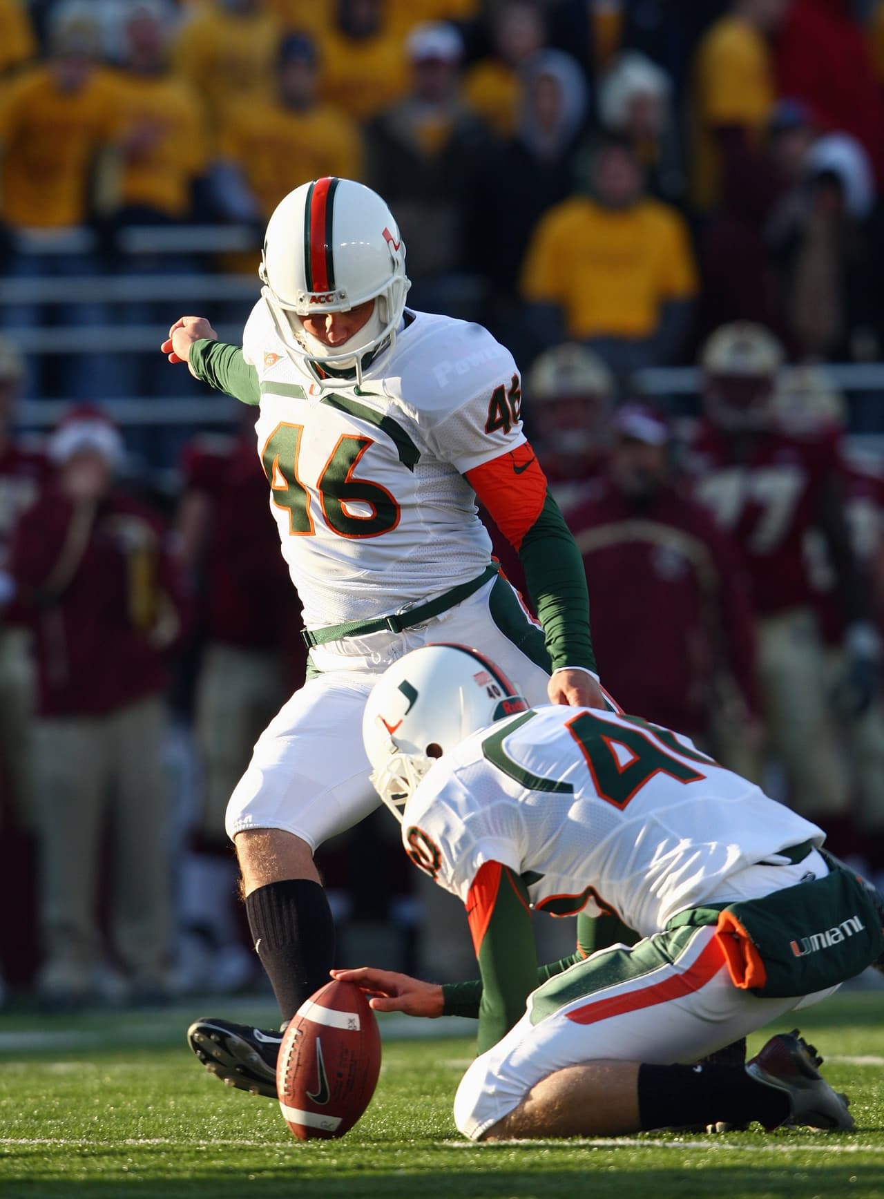 Francesco Zampogna se graduó de la Escuela de Negocios de la Universidad de Miami con una Licenciatura en Administración de Empresas con especialización en Finanzas.