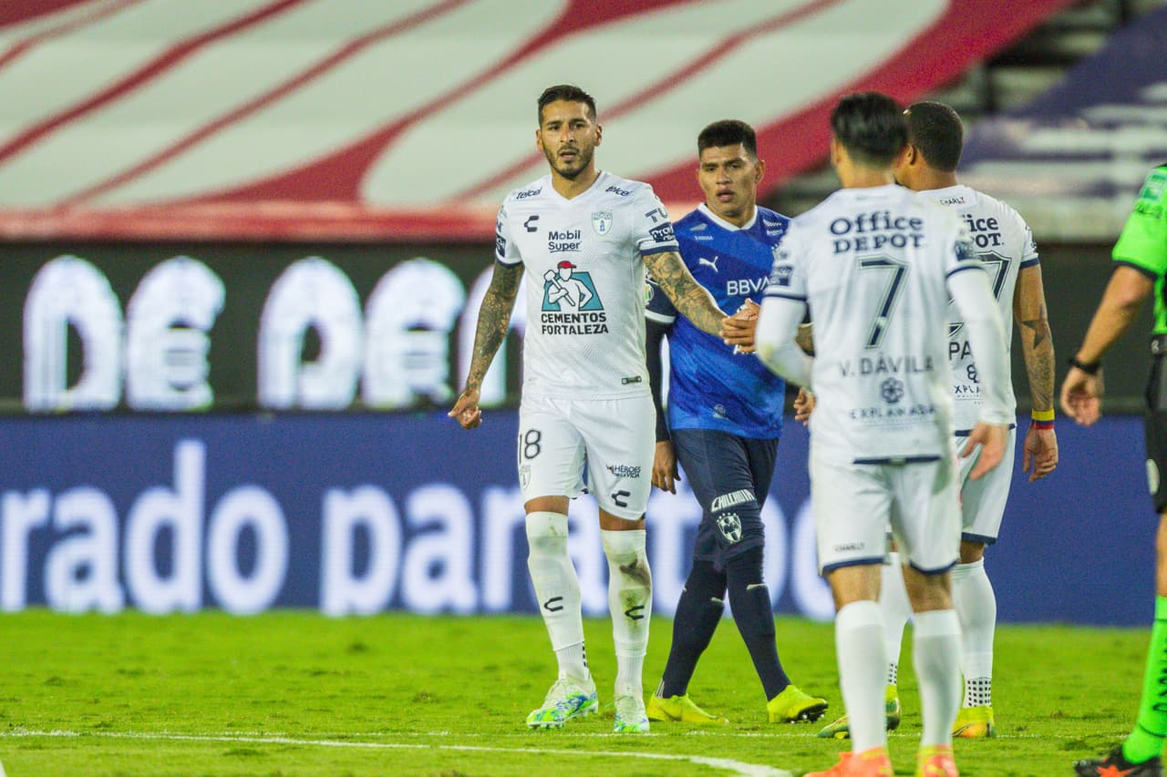 Ismael Sosa se encarga de empatar el partido al minuto 84.