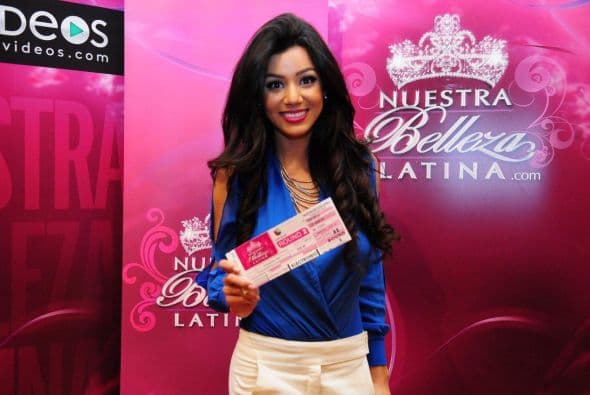 María Elena Anaya es una mexicana que disfruta del mundo del entretenimiento. Le gusta actuar, conducir e imitar. Se considera una chica humilde, de buenos sentimentos y con una personalidad muy definida.