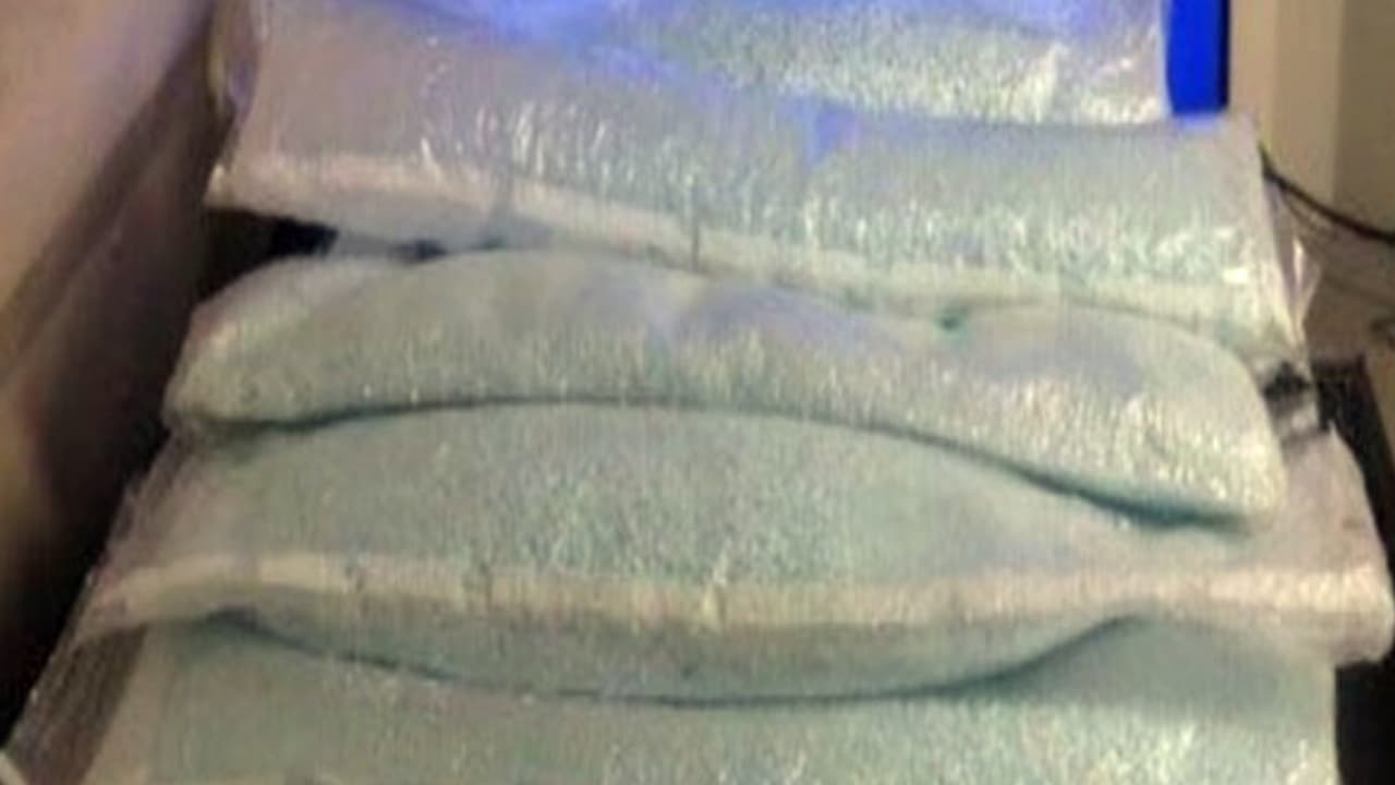 Las pastillas empacadas en bolsas plásticas estaban dentro de las llantas.