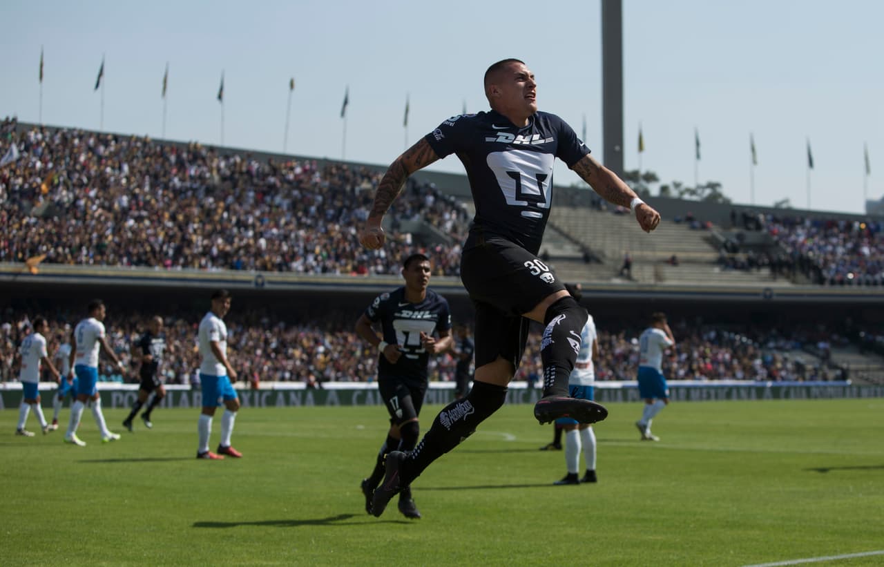 Nicolás Castillo - Aunque interesa al América y Cruz Azul, el futuro del delantero chileno que militó en Pumas seguiría estando en el Benfica de Portugal.