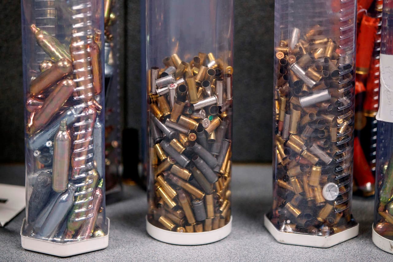 En 2013, los medios reportaron que 200,000 toneladas de armas y 700 toneladas de municiones fueron puestas lejos de las calles. Las armas típicamente usadas por los militares y las pistolas fueron prohibidas.