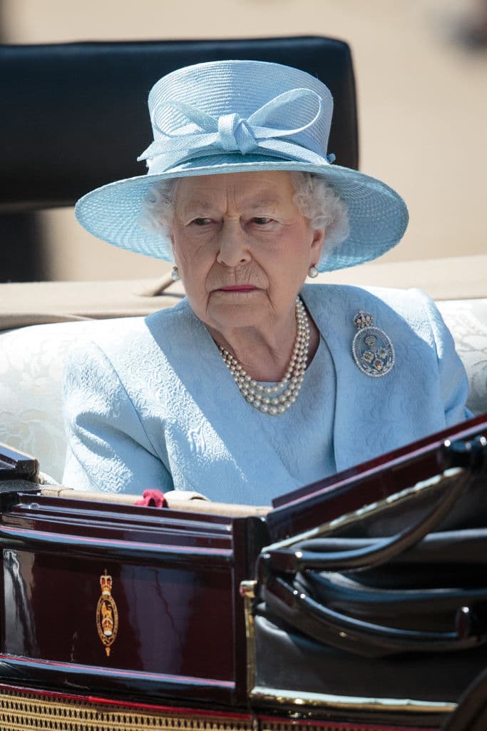 El 2019 apenas comienza y la
<b><a href="https://www.univision.com/entretenimiento/realeza/meghan-markle-y-kate-middleton-echan-por-tierra-los-rumores-van-felices-a-la-misa-de-navidad-fotos">Reina Isabel II</a></b> ya recibió una triste noticia.