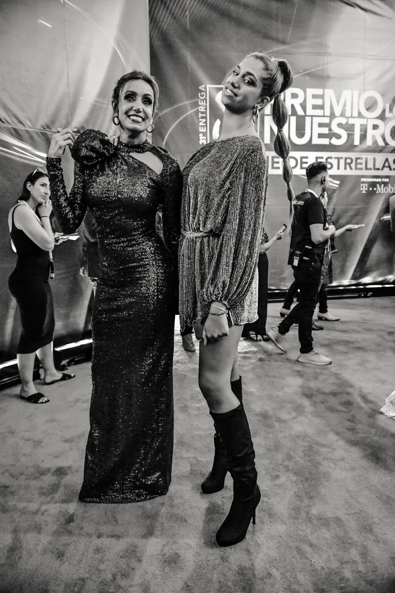 Lili Estefan y Lina Luaces llegaron muy puntales a la alfombra magenta de 
<a href="https://www.univision.com/shows/premio-lo-nuestro" target="_blank">Premio Lo Nuestro</a>. 
<br>