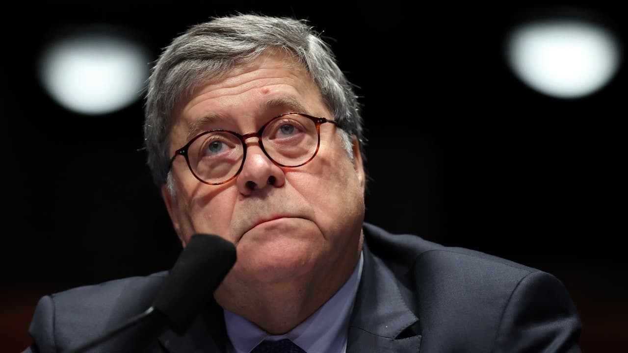 Fiscal general William Barr compara las órdenes de quedarse en casa con la esclavitud