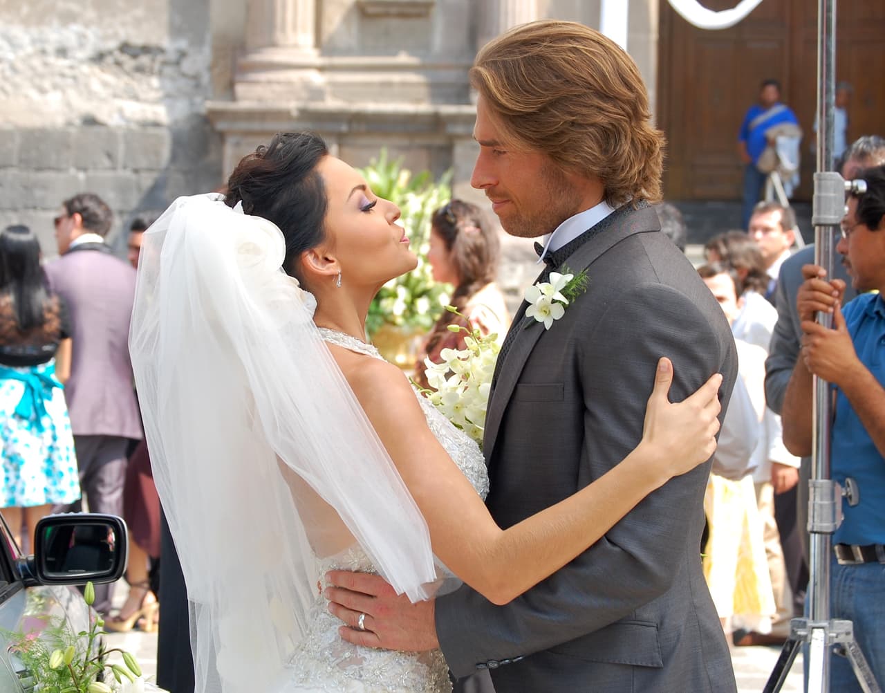 No imaginaba que Teresa tenía en mente a Mariano, su verdadero amor y con quien lo había engañado horas antes de unirse en matrimonio.