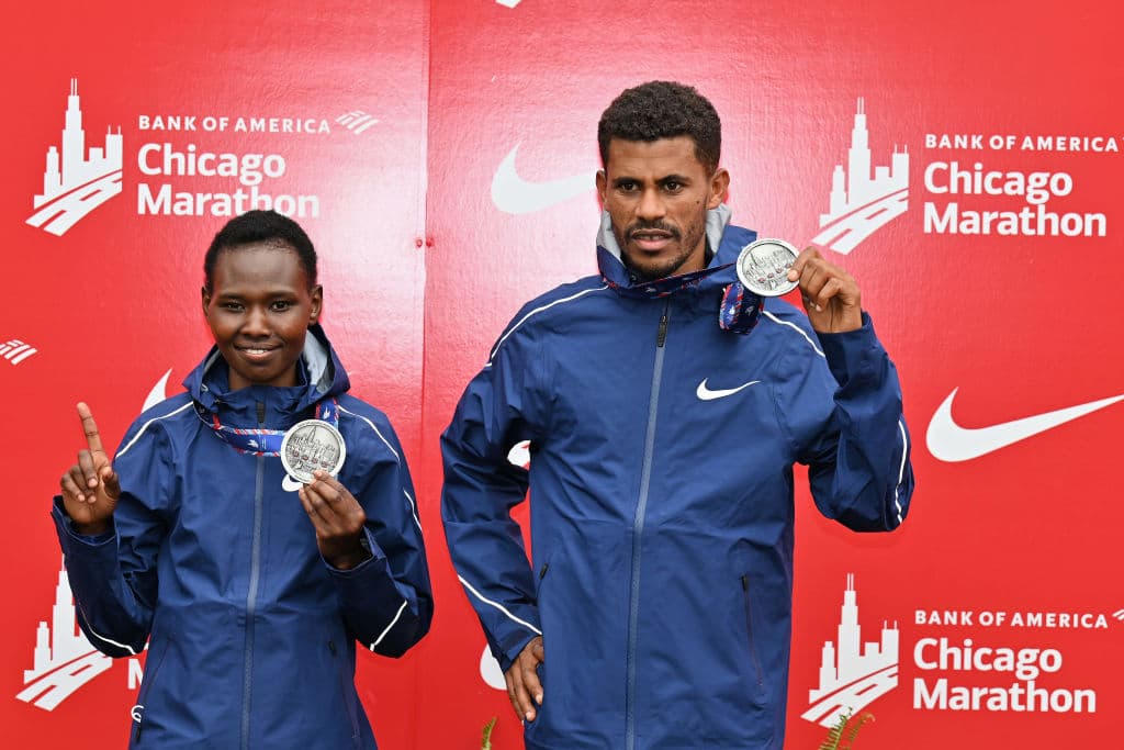 Seifu Tura y Ruth Chepngetich se impusieron en la Maratón de Chicago