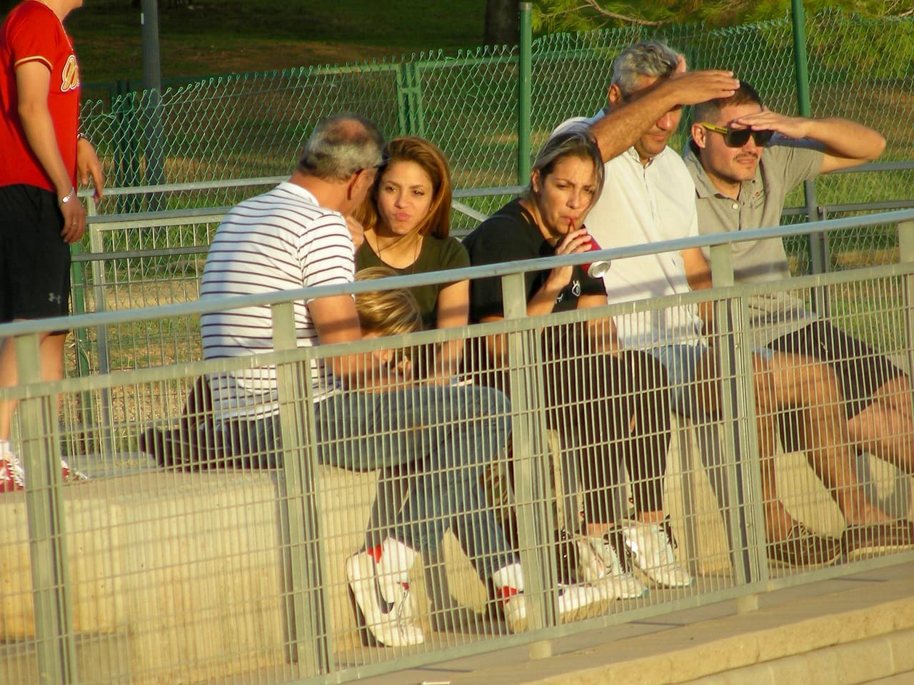 Actualmente, la superestrella de 45 años y el jugador del F.C Barcelona están negociando la custodia de sus hijos. 
<br>