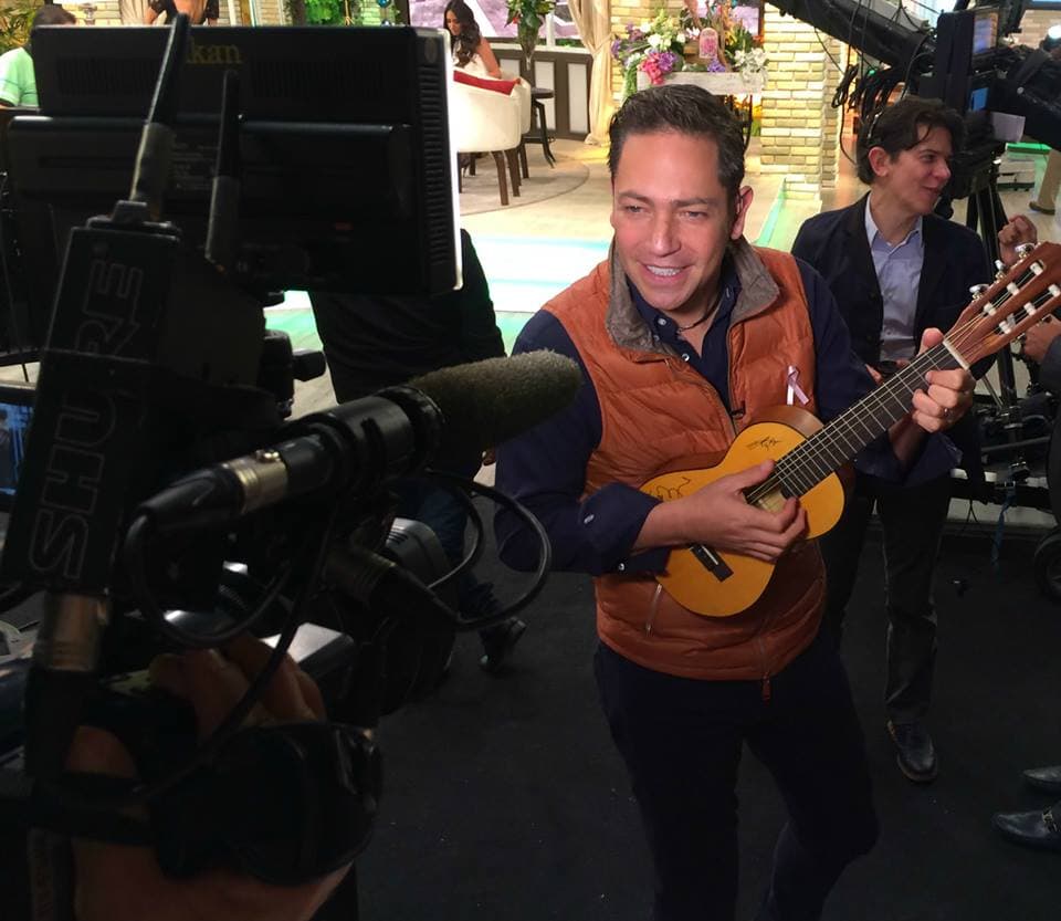 Jan te conquista con una serenata.