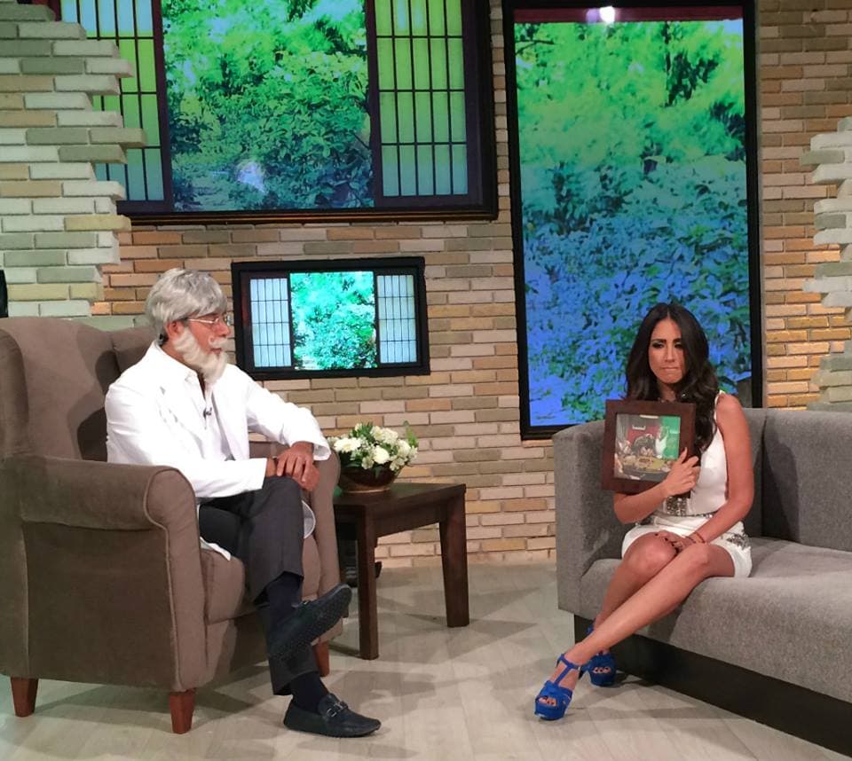 Cynthia Urias en la Comedia de Hoy.