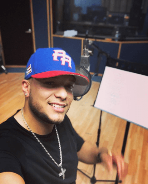 'Di que regresarás' fue el primer sencillo que Lorenzo grabó con La Original Banda El Limón.