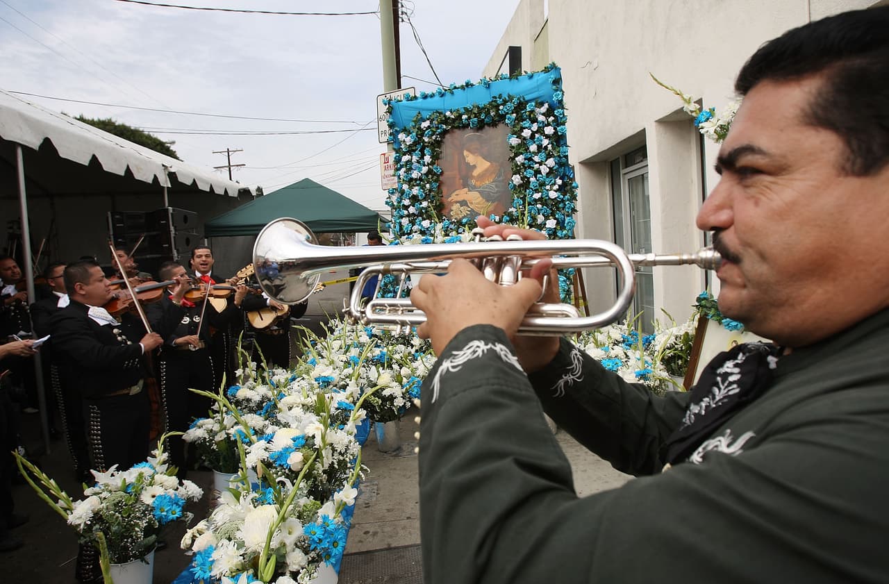 Pero además de ser patrona de la música y músicos, Santa Cecilia también es considerada Santa patrona de los poetas y de los ciegos (junto con santa Lucía de Siracusa). Además, es patrona de los municipios de Alfafara, en Valencia, España, así como Villalán de Campos, en Castilla y León), así como las ciudades de Albi en Francia, Omaha, en Estados Unidos y Mar del Plata, en Argentina.