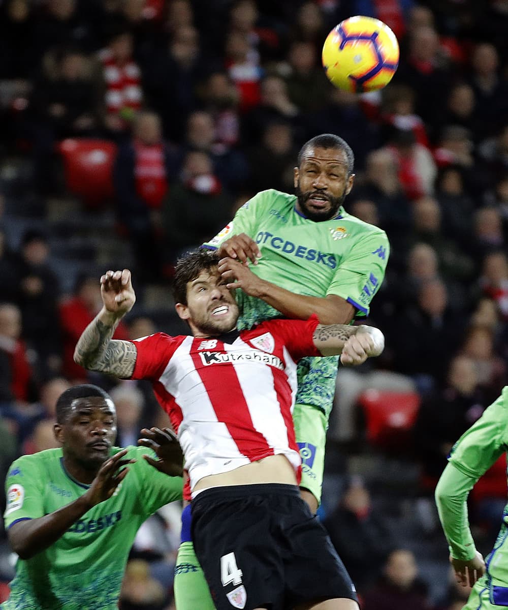 El Betis luchó en los minutos finales en busca del empate con un hombre más tras la expulsión de Oscar De Marcos al minuto 83, quedándose con la derrota 1-0, segunda consecutiva fuera de casa.
