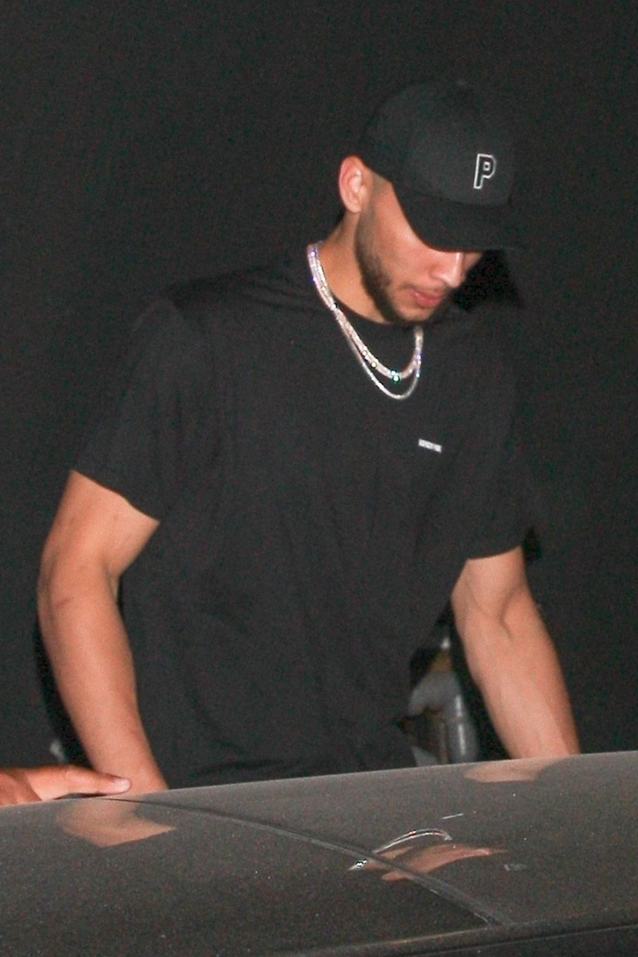 Justo cuando esta entrevista se hizo pública la semana pasada, Simmons fue visto de fiesta, sin Kendall, con amigos en Atlantic City, Nueva Jersey. En algún momento al grupo se unieron algunas mujeres, informó 
<b><a href="https://pagesix.com/2019/05/22/kendall-jenner-and-ben-simmons-have-broken-up/" target="_blank">Page Six.</a></b>
<a href="https://pagesix.com/2019/05/22/kendall-jenner-and-ben-simmons-have-broken-up/" target="_blank"> </a>