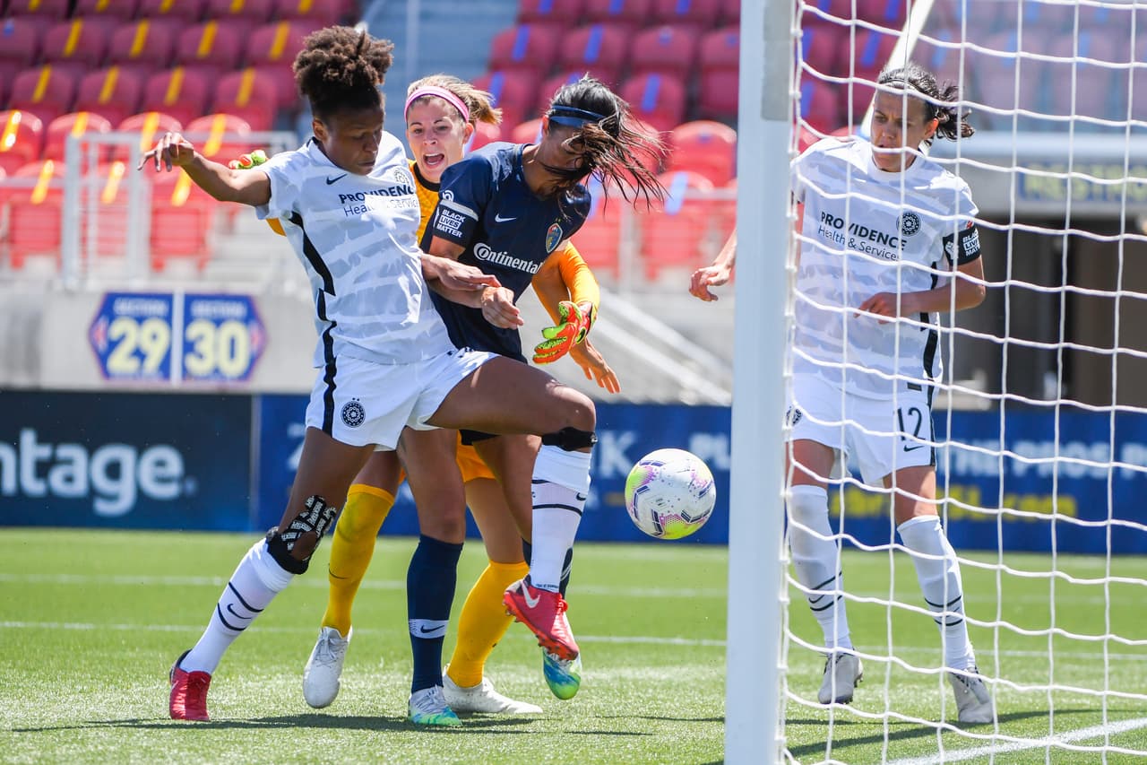 El North Carolina Courage, actual campeón de la NWSL, es el favorito del torneo que finaliza el 26 de julio. Para más detalles, visite el portal oficial de la
<a href="https://www.nwslsoccer.com/news/article/nwsl-announces-updated-2020-nwsl-challenge-cup-presented-by-pg-and-secret-schedule-and-releases-full-rosters" target="_blank">NWSL.</a>
<br>