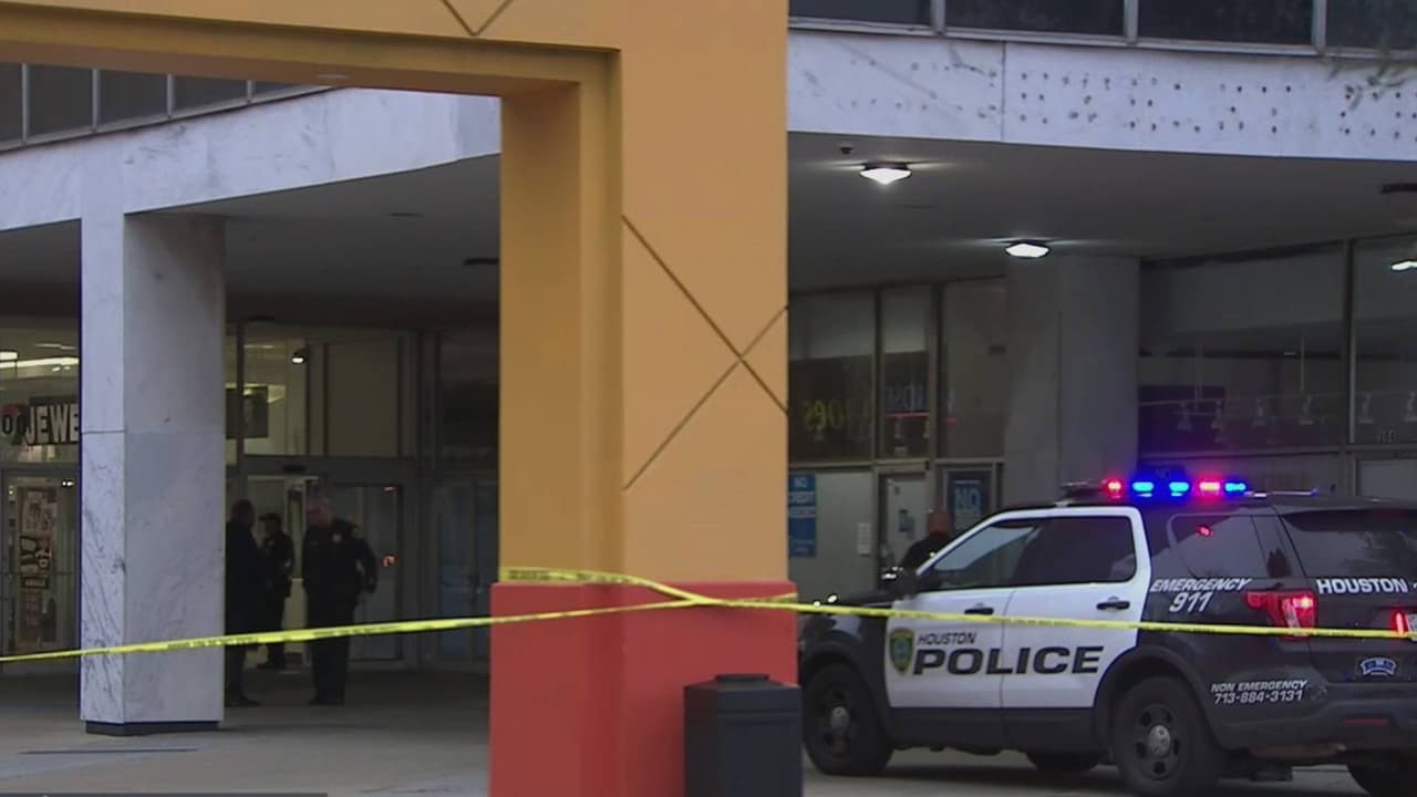 A las 3:57pm se registró un tiroteo dentro del centro comercial PlazAmericas en el suroeste de Houston, según informó la policía.