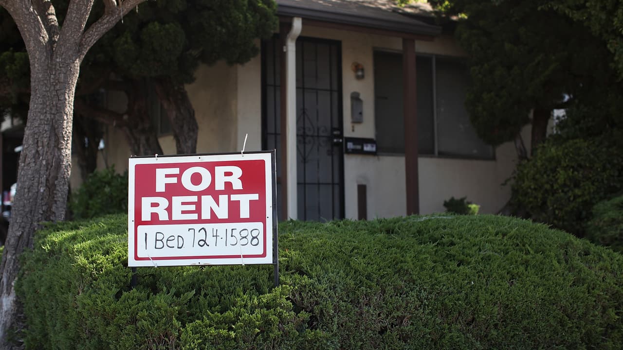 ¿Qué inquilinos en California pueden acceder a la ayuda económica para pagar hasta el 100% de lo que deben de renta?