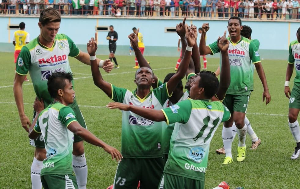 Olimpia sigue de líder en Honduras pese a derrota ante Juticalpa
