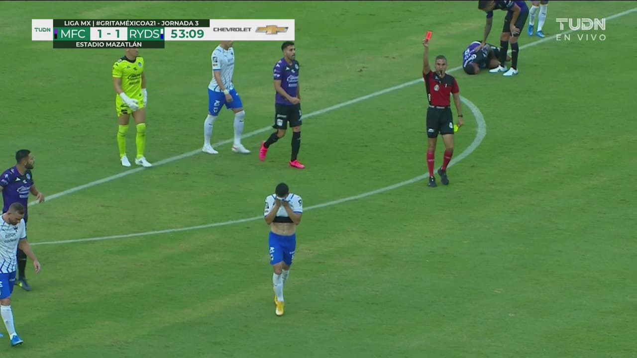 ¡Monterrey se queda con 10! Sergio Villarreal se va expulsado