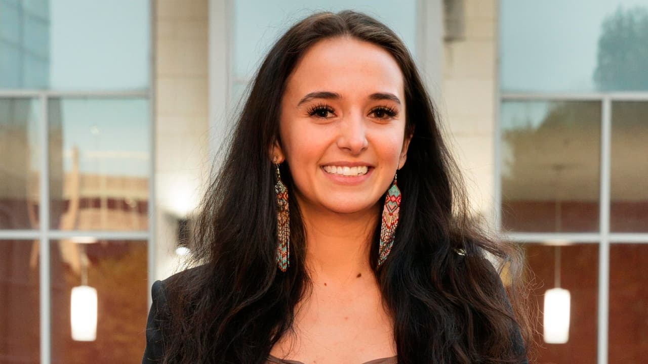 Exasesora política es enviada a tratamiento mental tras fingir violento ataque en su contra