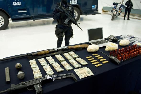 El económico menciona por ejemplo que hay estudios que indican que "más del 77 por ciento de los sectores económicos de México están capturados parcialmente por grupos criminales".