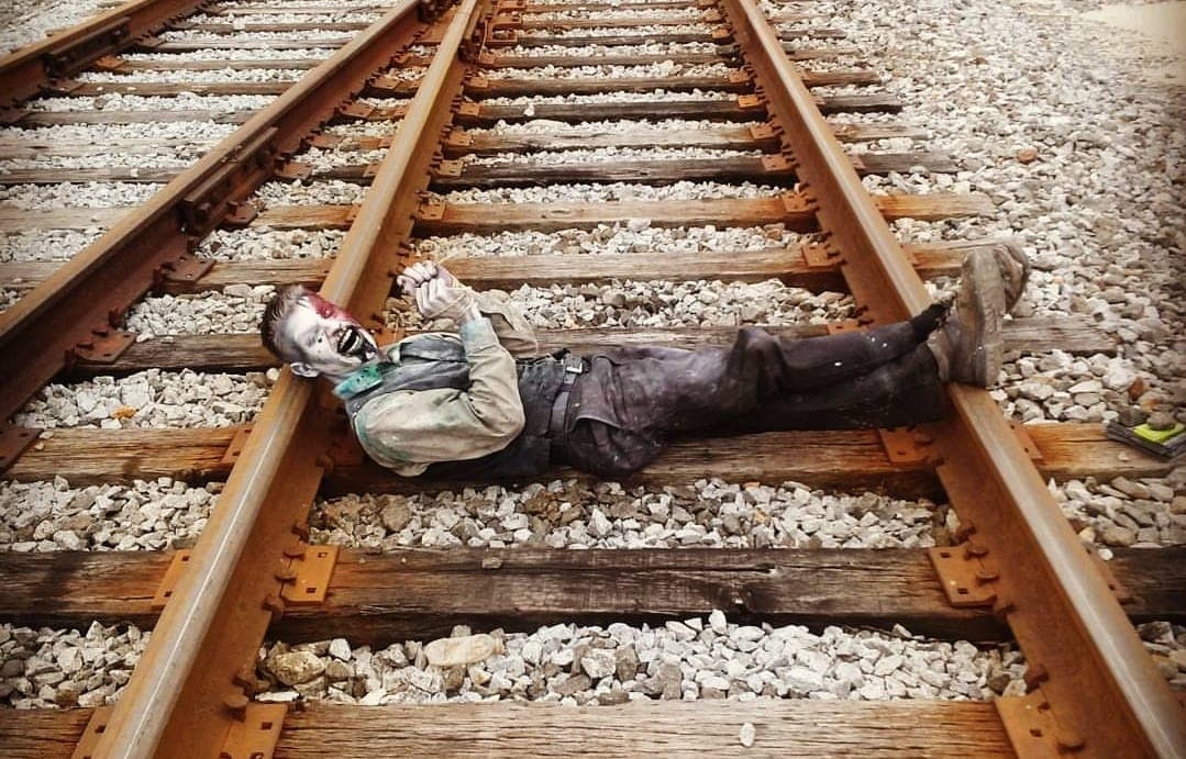 <b><a href="https://www.nightmarefactorync.com/" target="_blank">Nightmare Factory (Havelock)</a></b>: Nightmare Factory, la principal atracción embrujada del este de Carolina del Norte durante 15 años, está abierta todos los fines de semana desde el 1 de octubre hasta Halloween con cuatro casas embrujadas y siete atracciones aterradoras que incluyen Chainsaw Zombies, The Factory, Clownhouse en 3D, The Psych Ward, Buried Alive, Club Casket, y la sala Unleash Rage.