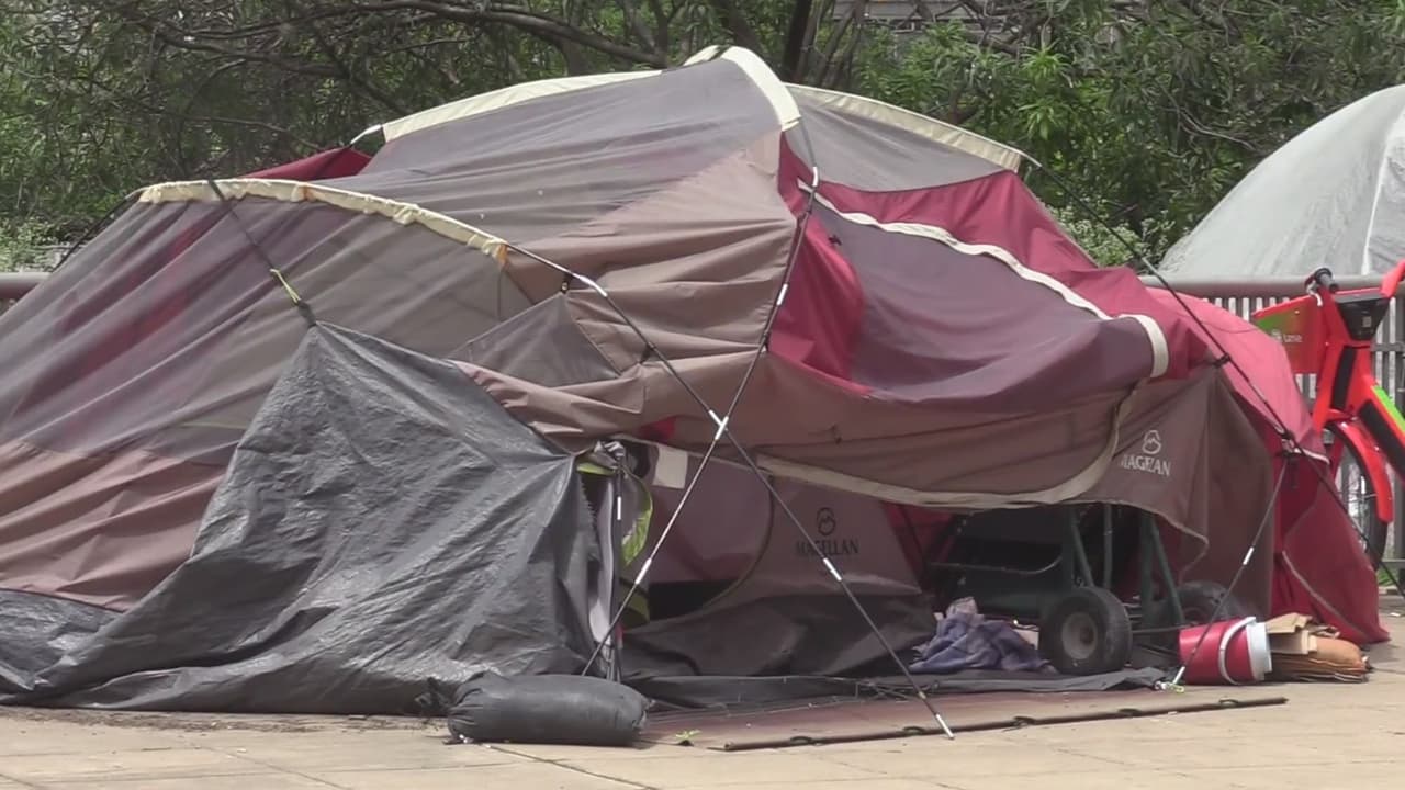 Nuevo presupuesto de Austin incluye un aumento de impuestos y $65.2 millones para indigentes 