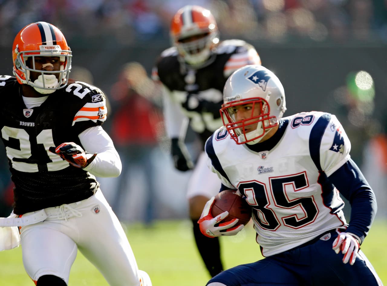 Su primer año fue muy bueno logrando batir récords tan solo en la segunda semana de la temporada. Fue el jugador más joven desde 1960 en lograr recepciones de 100 yardas en un solo juego.