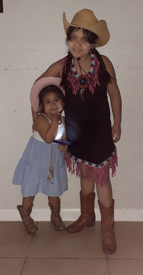 <a href="https://www.facebook.com/divinaywilfredo?comment_id=Y29tbWVudDozNzM5NTkxODM2MDY5MTY1XzM3Mzk2MjY3NzYwNjU2NzE%3D">Divina Mejia:</a> Mis princesa texanas!!!