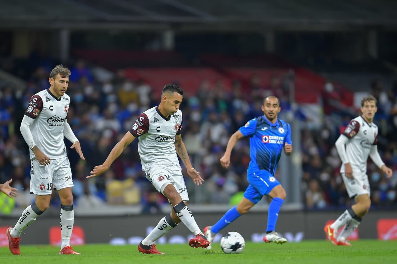 Charlie Rodríguez y Rafa Bacca son los encargados de batir las redes de Jonathan Rodríguez en la victoria de Cruz Azul 2-0 sobre Tijuana.