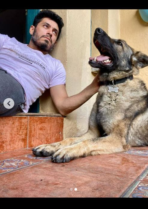 Es uno de los hombres más conocidos en el mundo artístico de su país y ha estado al frente de la Asociación Colombiana de Actores.
<br>