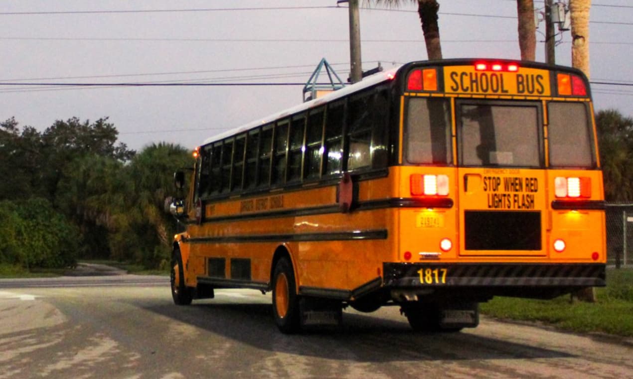 Escuelas de Sarasota seguirán cerradas hasta nuevo aviso tras paso del huracán Ian