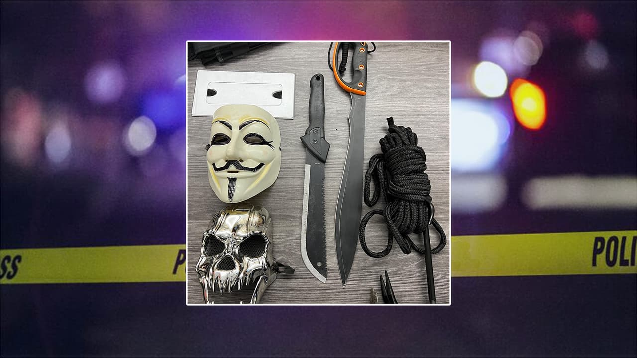 Tras una denuncia, detienen a tres con rifles de asalto y machetes en Modesto