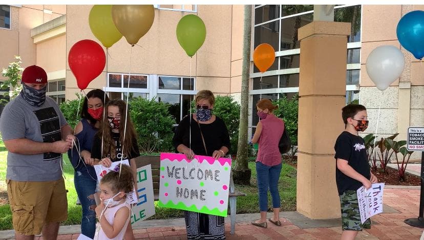 Su familia está muy feliz de tenerlo en casa, para seguir compartiendo momentos únicos a su lado.