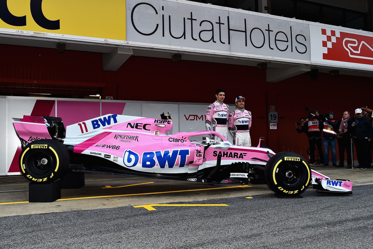 <b>Force India VJM11.</b> Se construyó un nuevo chasis para poder colocar el halo de seguridad obligatorio para esta temporada. Andrew Green, director técnico de Force India, aseguró que fue un gasto económico para la escudería y reconoció que no beneficia la aerodinámica del auto. Quedan confirmados en Force India el mexicano Sergio Pérez y el francés Esteban Ocon.