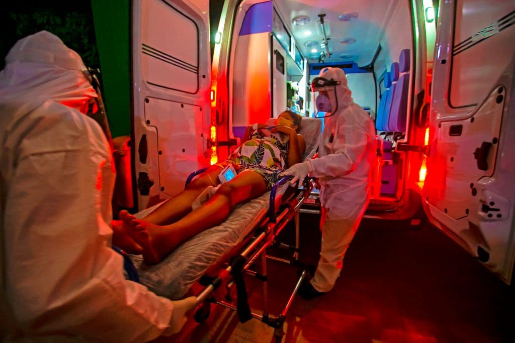 El peor país es Brasil, que este sábado debe sopresasar el umbral de las 100,000 muertes por covid-19 y está muy próximo a los 3 millones de contagios, solo superado por Estados Unidos en todo el mundo.