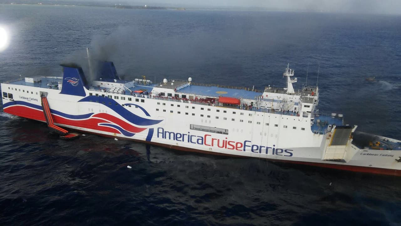 El ferry incendiado en Puerto Rico acumuló 44 deficiencias en su sistema contrafuego en los últimos 5 años
